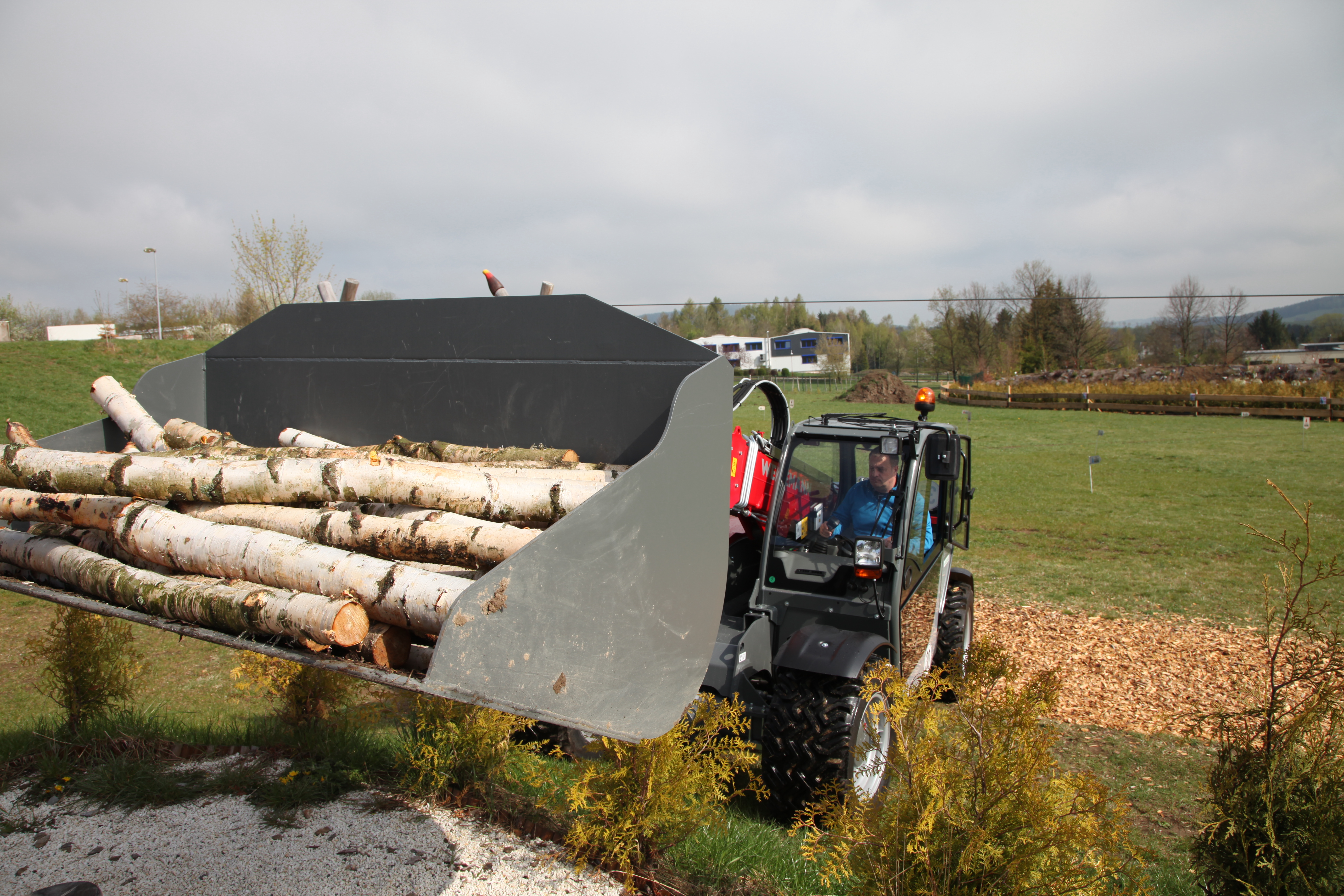 Weidemann telehandler T5522 in use