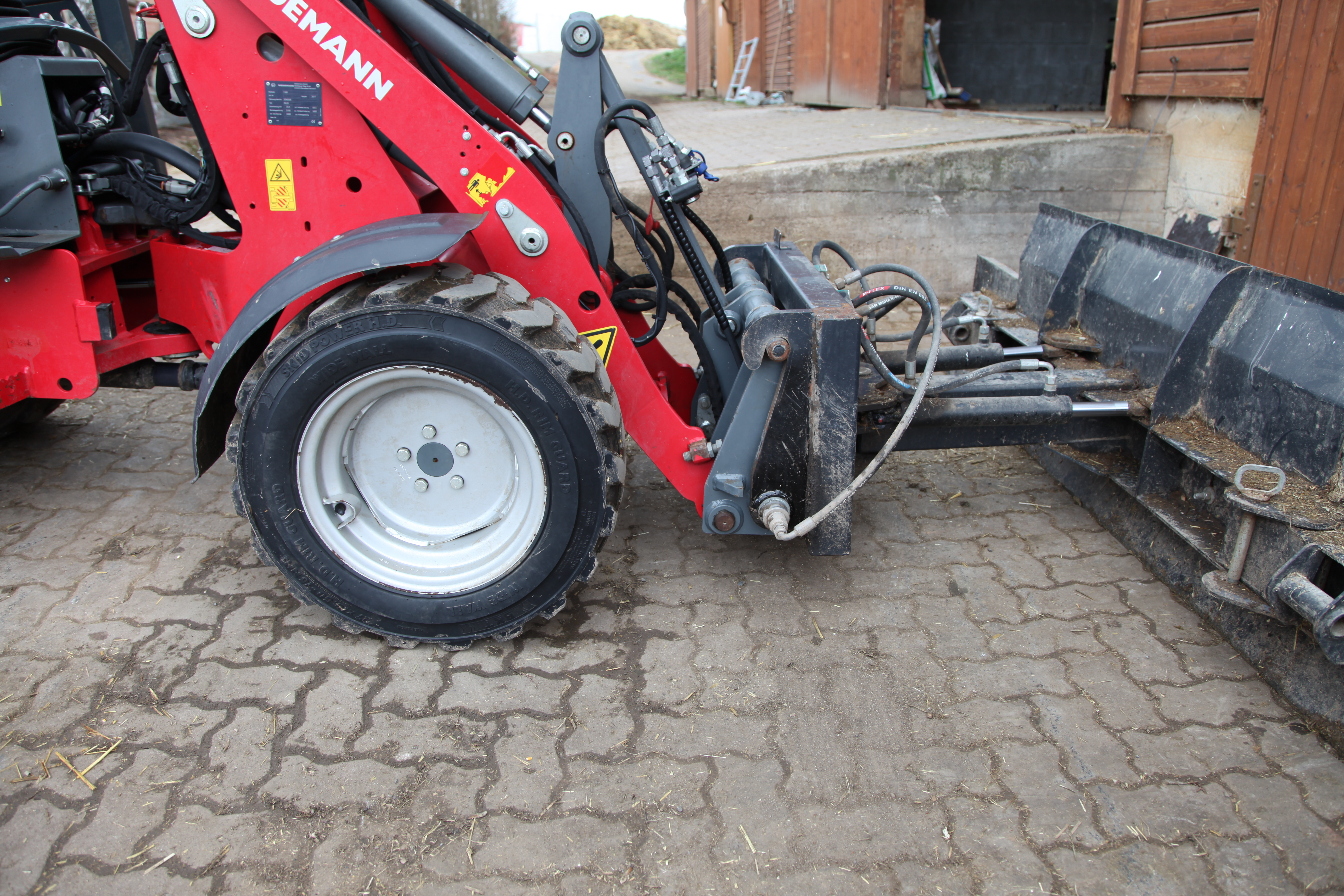 Weidemann Hoftrac 1160 i aktion