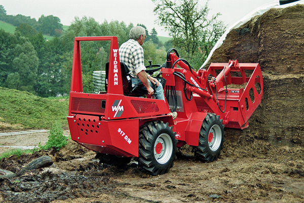 Weidemann history 1984 Construction of 900 series