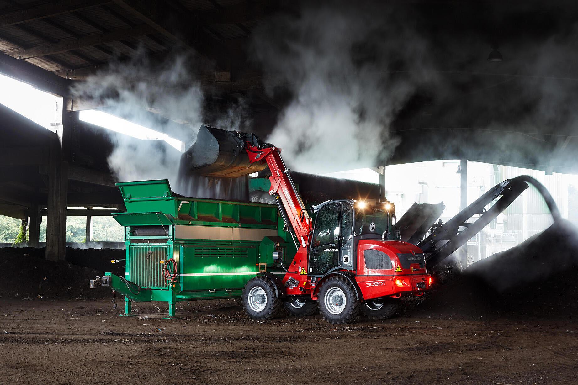 Weidemann tele wheel loader 3080T in use