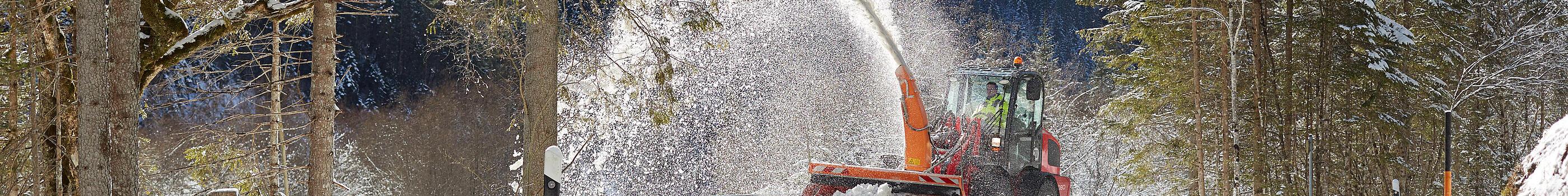 Cargadora sobre ruedas 5080 de Weidemann en acción