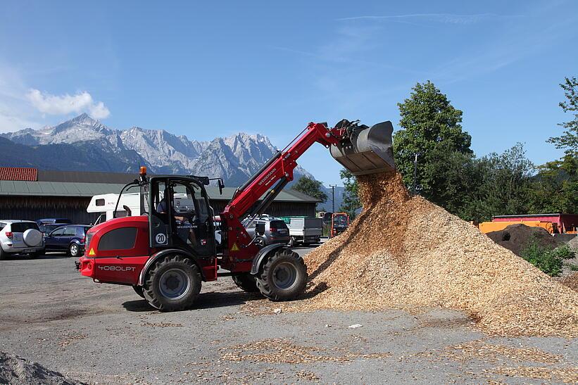 A Weidemann 4080LPT teleszkópos rakodó használatban