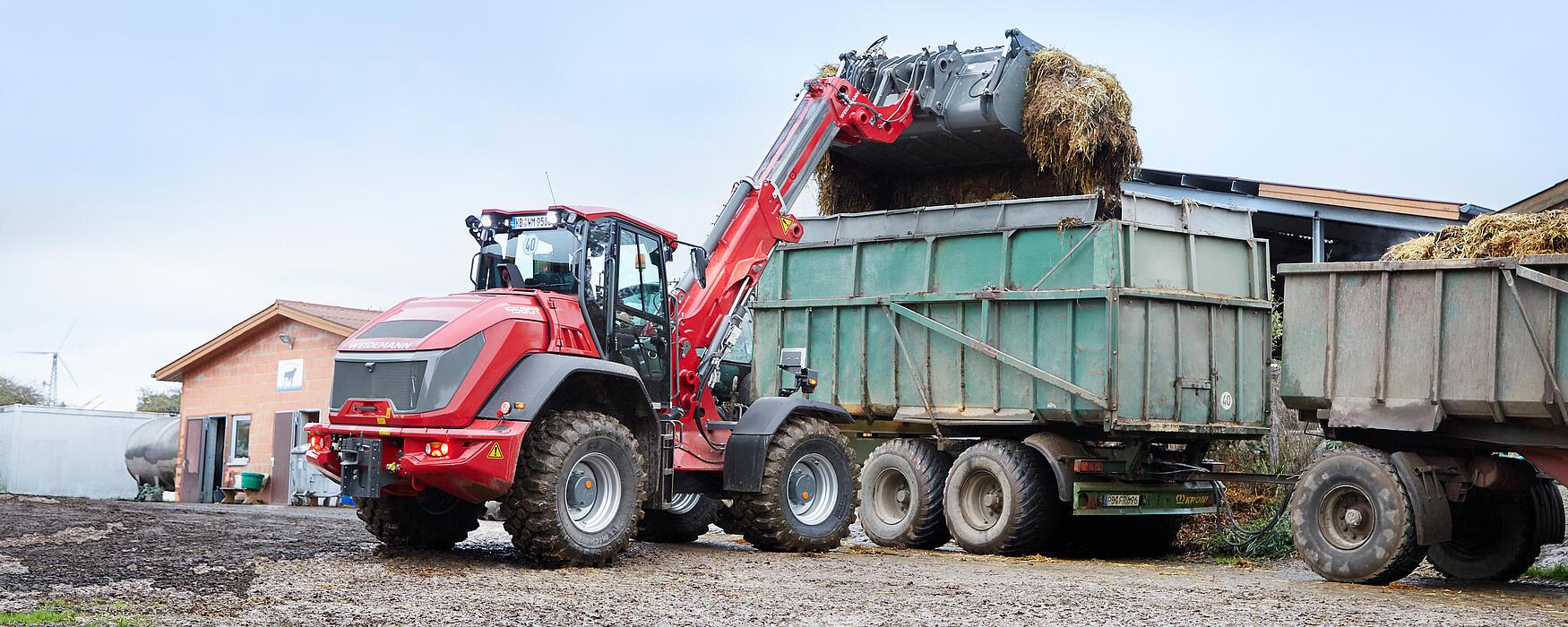 Weidemann telescopic wheel loader 9580T in action