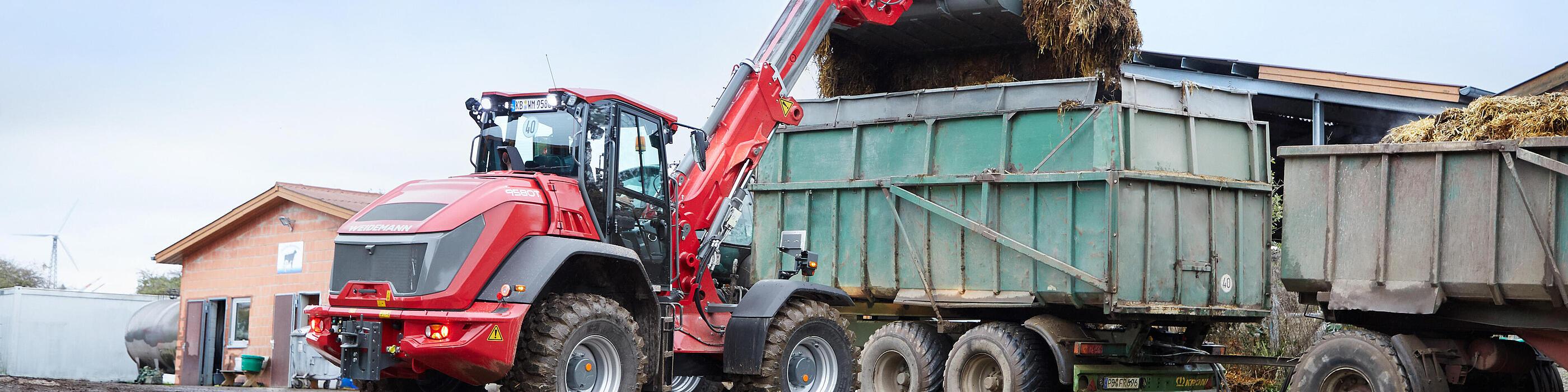 Weidemann telescopic wheel loader 9580T in action