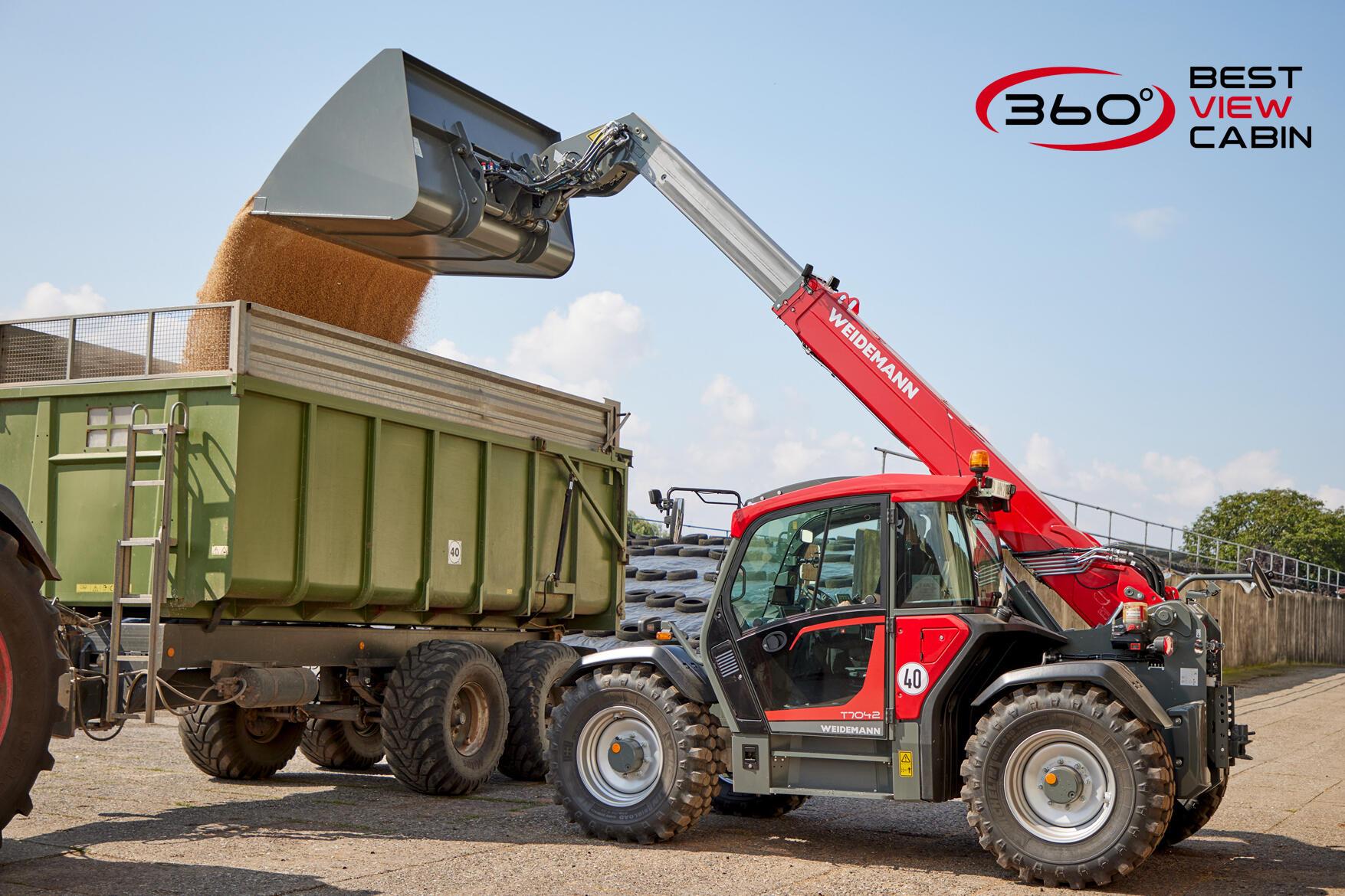 Weidemann telehandler T7042 in use with Best View Cabin logo