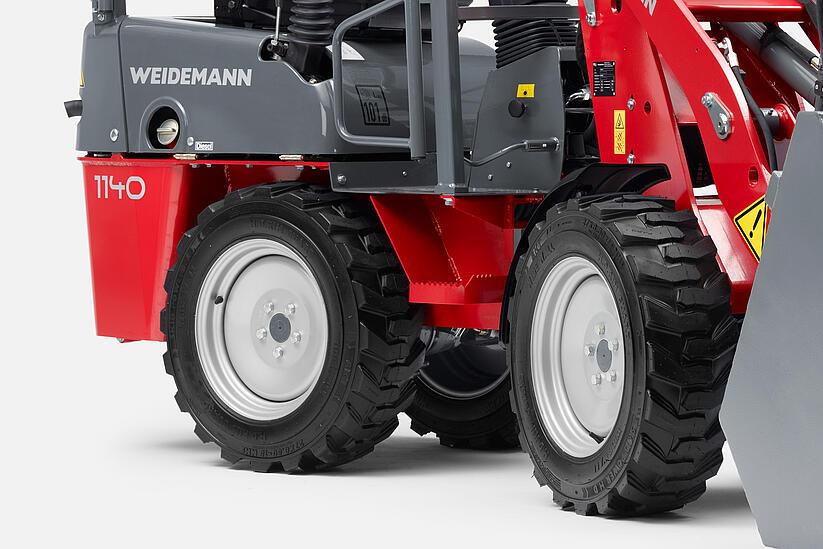 Weidemann Hoftrac 1140, Entry and exit