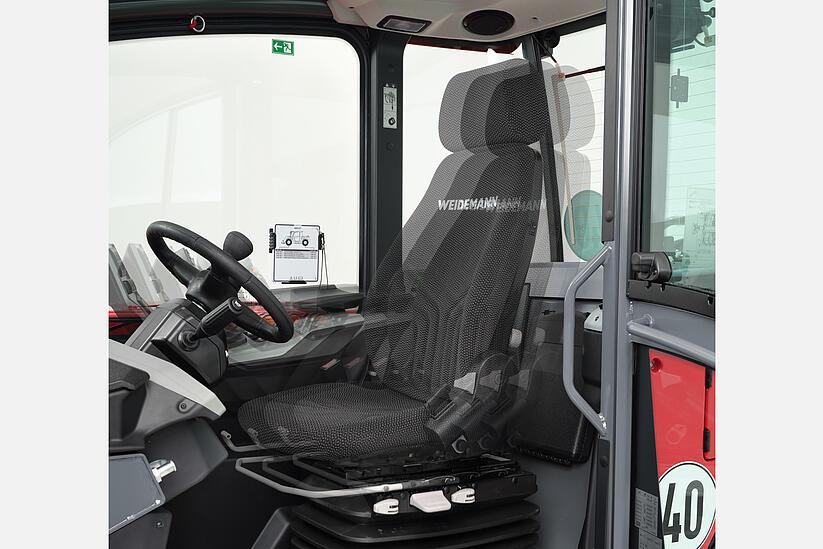 Weidemann telehandler T7035, T7042, Driver's seat with joystick Console with suspension
