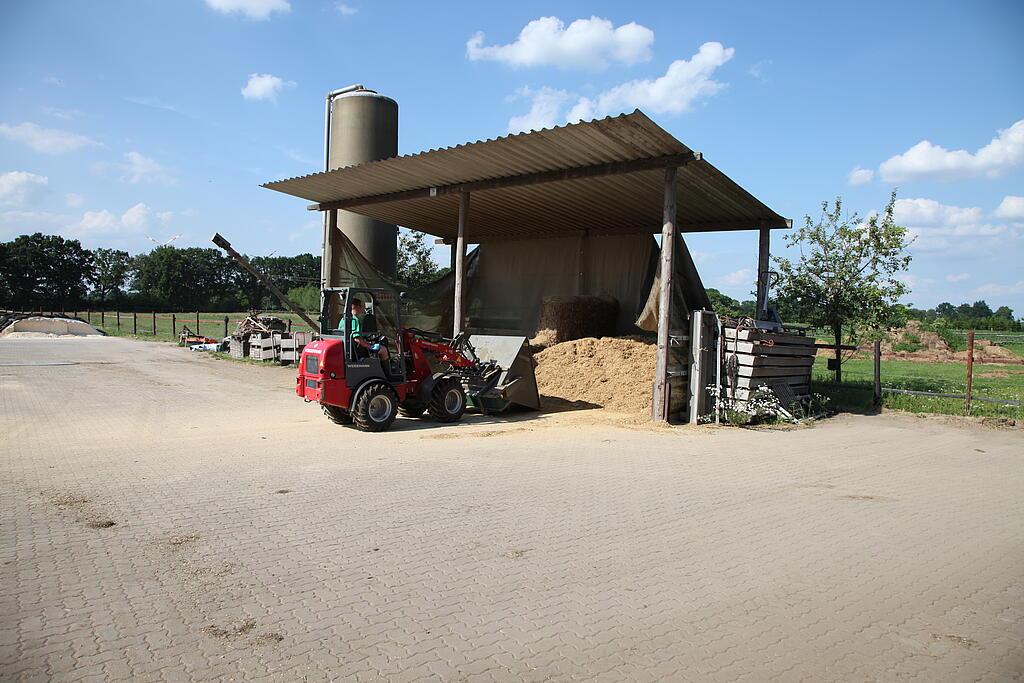 IMG_0572.JPG Weidemann Hoftrac 1160 im Einsatz