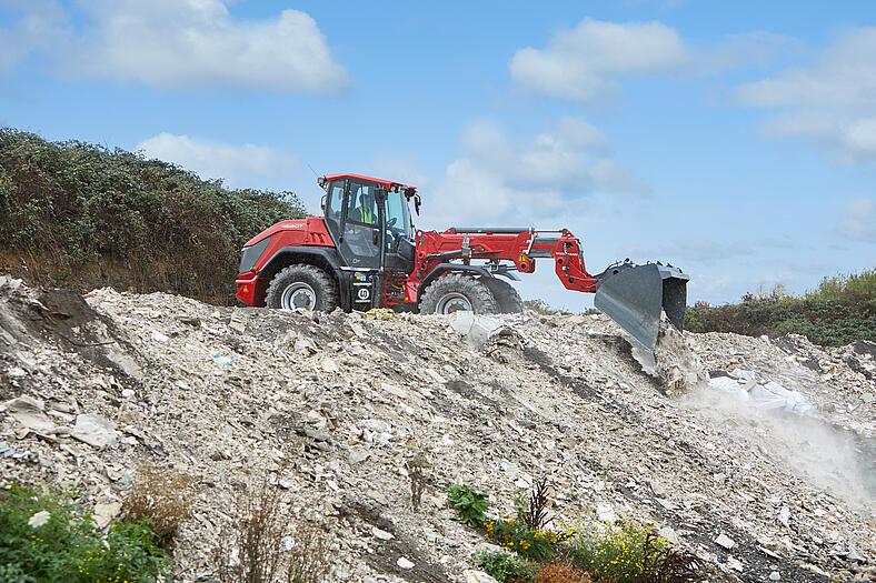Weidemann tele wheel loader 9580T in use