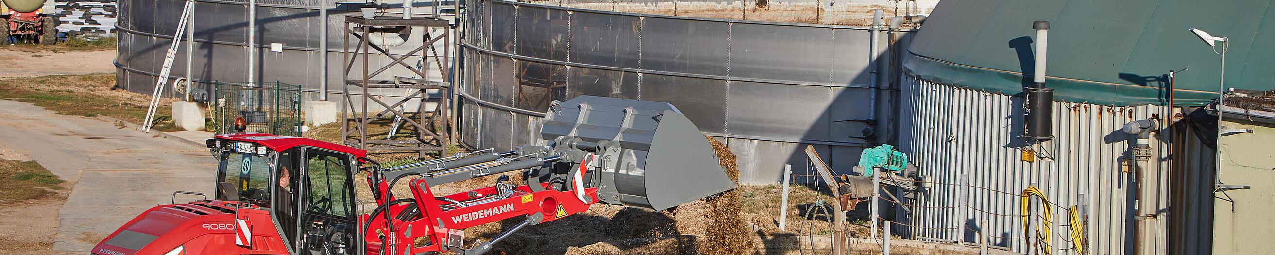 Cargadora sobre ruedas 9080 de Weidemann en acción