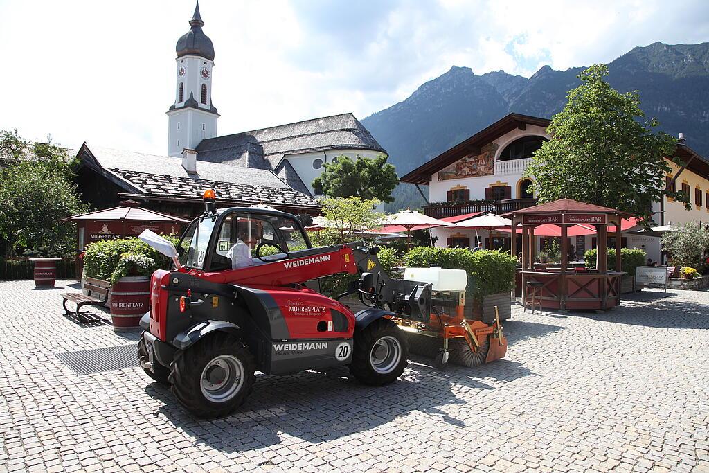 IMG_0646.JPG Weidemann telehandler T4512 in use